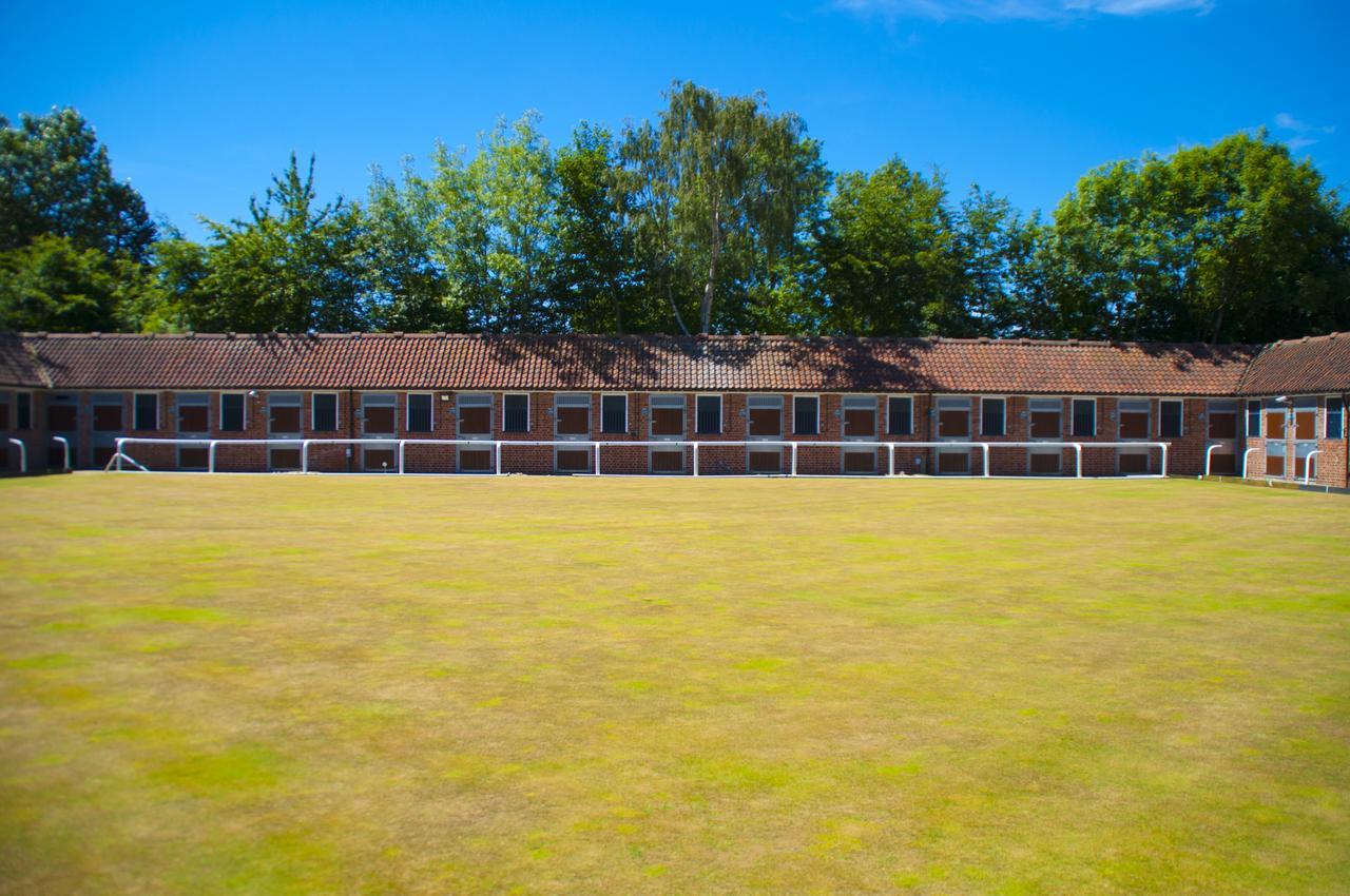 The Stable Suite At York Racecourse Exterior foto